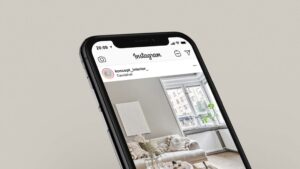 Social media mockup with the logo